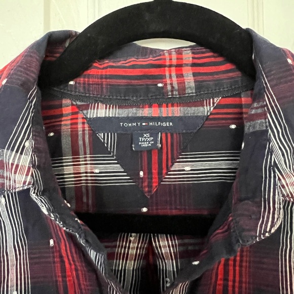 Tommy Hilfiger button up - Picture 3 of 4
